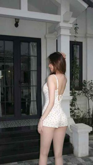 Bích Huyền - Kỹ nữ Di Linh gợi cảm, nồng nhiệt