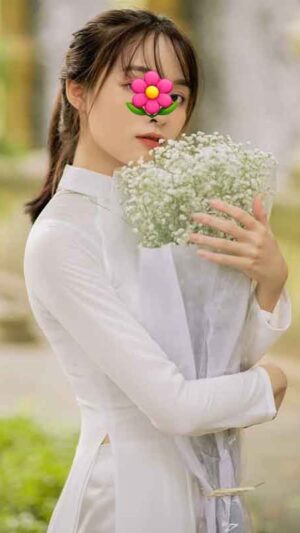 Hà Lan - Tiểu thư Lộc Phú da trắng ngần mịn màng