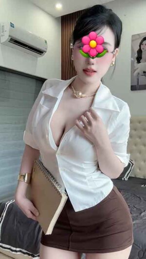 Lan Lan - Gái văn phòng Đức Trọng body sexy