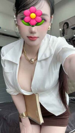 Lan Lan - Gái văn phòng Đức Trọng body sexy