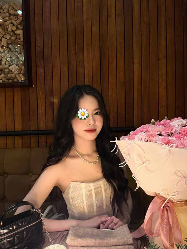 Lê Lê - Người đẹp Nghĩa Phú nóng bỏng như lửa đêm