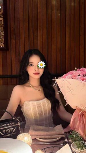 Lê Lê - Người đẹp Nghĩa Phú nóng bỏng như lửa đêm