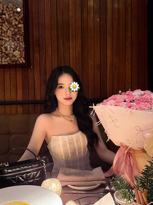 Lê Lê - Người đẹp Nghĩa Phú nóng bỏng như lửa đêm