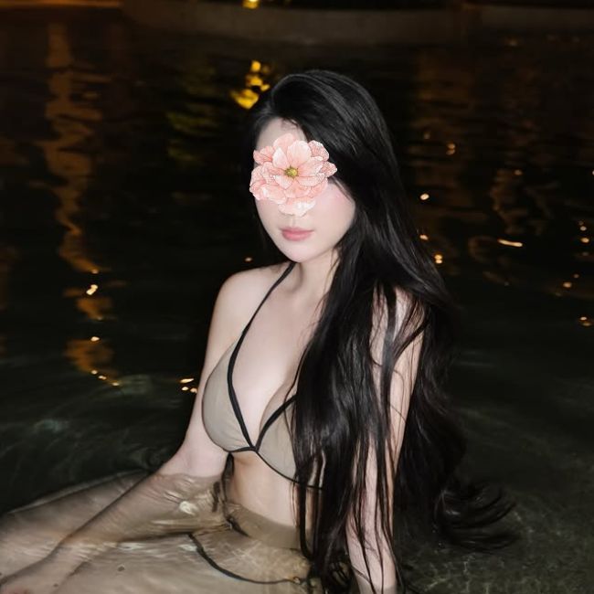 Trang Thư - Mỹ Nhân Hòa Ninh Body Siêu Hot, Vú Bự Chân Dài - Ảnh 2