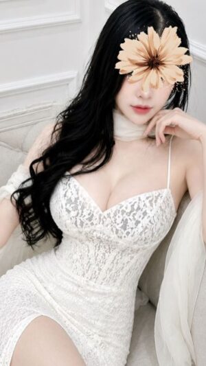 Minh Uyên - Hoa Khôi Ngọt Ngào & Dục Vọng Đen Tối Nam Ninh