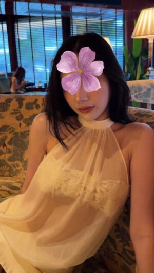 Mỹ nữ Thu Trang – Đùi mềm mông tròn mời anh chìm sâu đến sáng